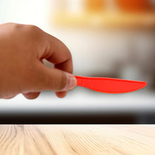 Durable Plastic Knives (8 Pc)