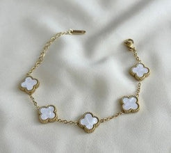 White flower bracelet RA2